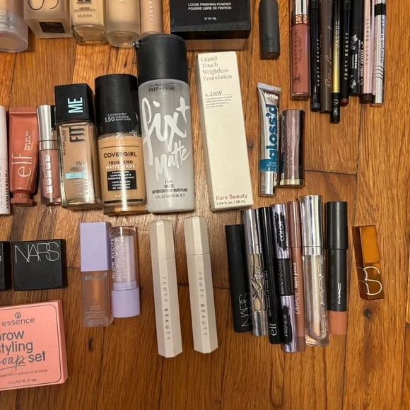 65 Piece Makeup Bundle - Picture 5 of 5
